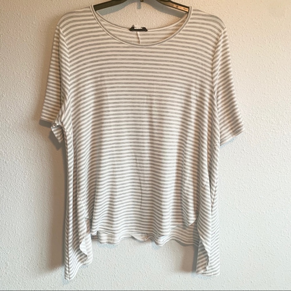 Plus size gray Shark bite hem top!